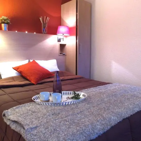 Apartment With Balcony Or Terrace Εβιάν-λε-Μπαιν